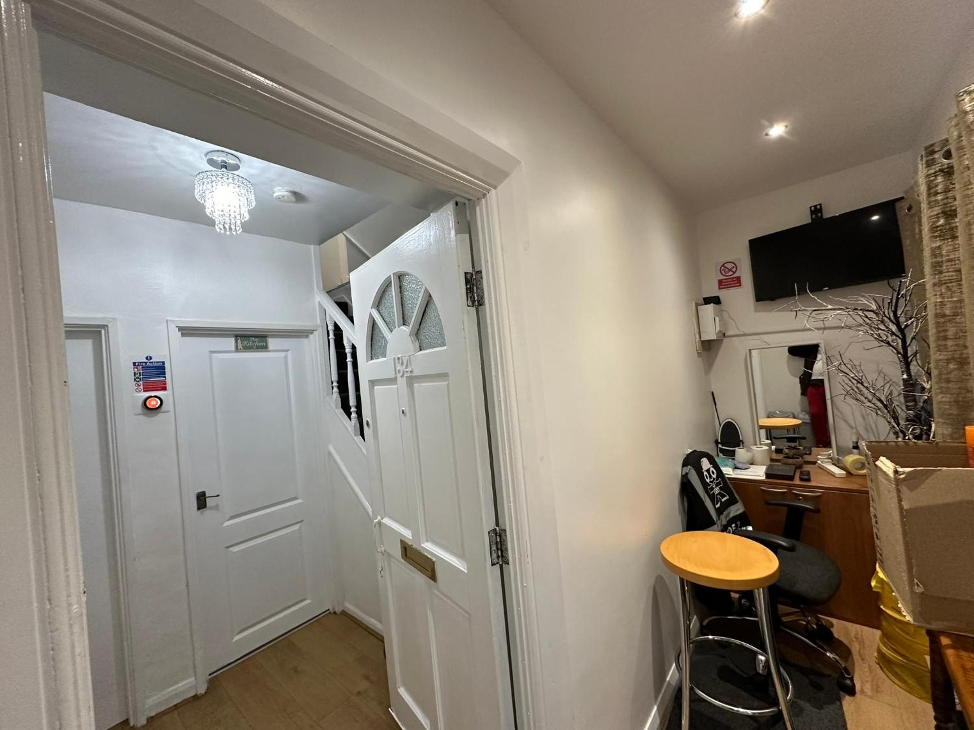 Luxury Ensuite 2Nd Studio Flat With Great Views In Keedonwood Road With Fully Own Bathroom Newly Added And Private Kitchenette Bromley Bagian luar foto