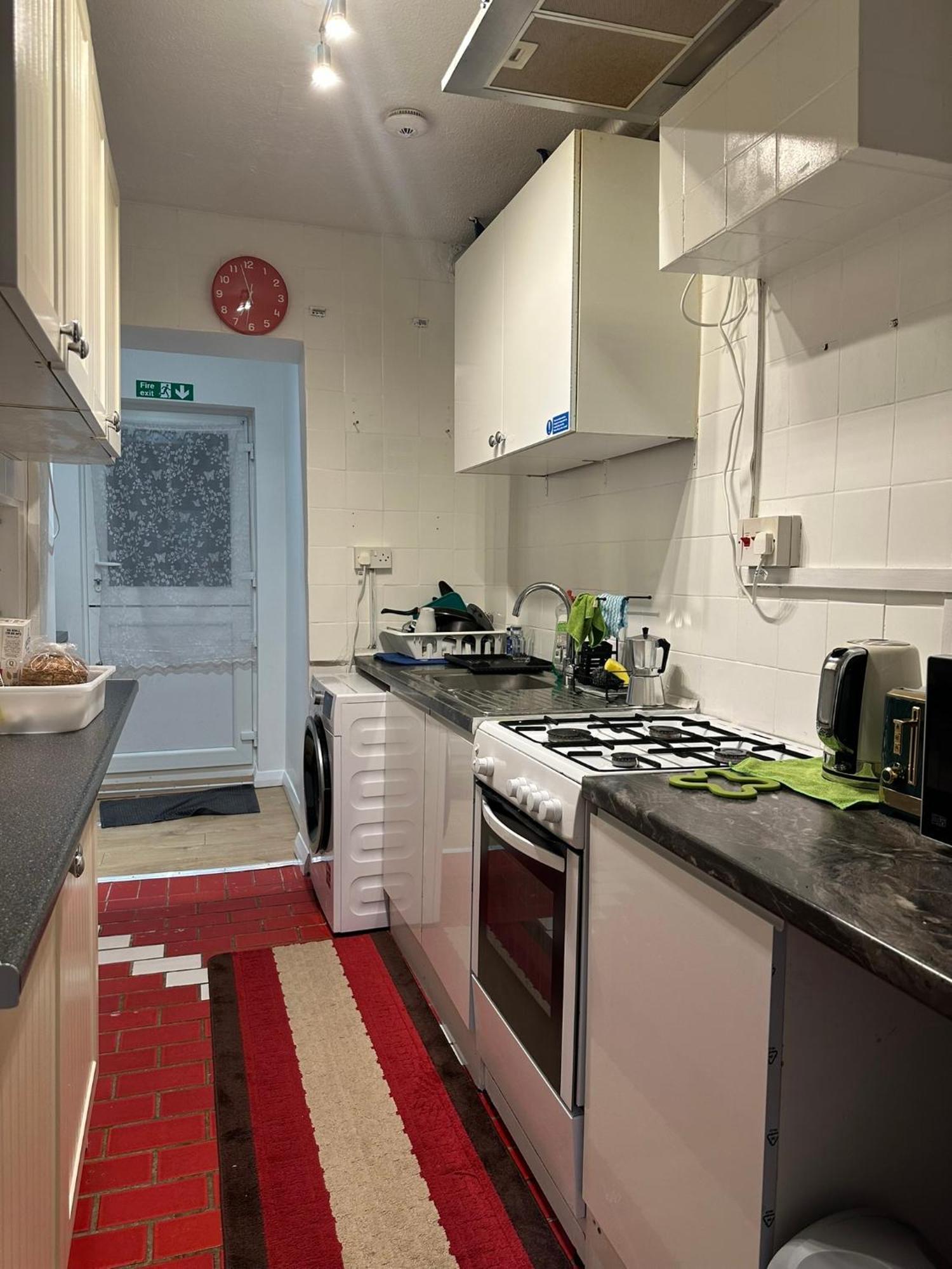 Luxury Ensuite 2Nd Studio Flat With Great Views In Keedonwood Road With Fully Own Bathroom Newly Added And Private Kitchenette Bromley Bagian luar foto