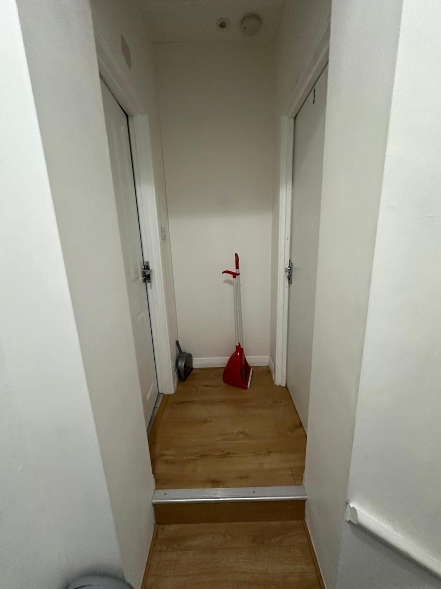 Luxury Ensuite 2Nd Studio Flat With Great Views In Keedonwood Road With Fully Own Bathroom Newly Added And Private Kitchenette Bromley Bagian luar foto