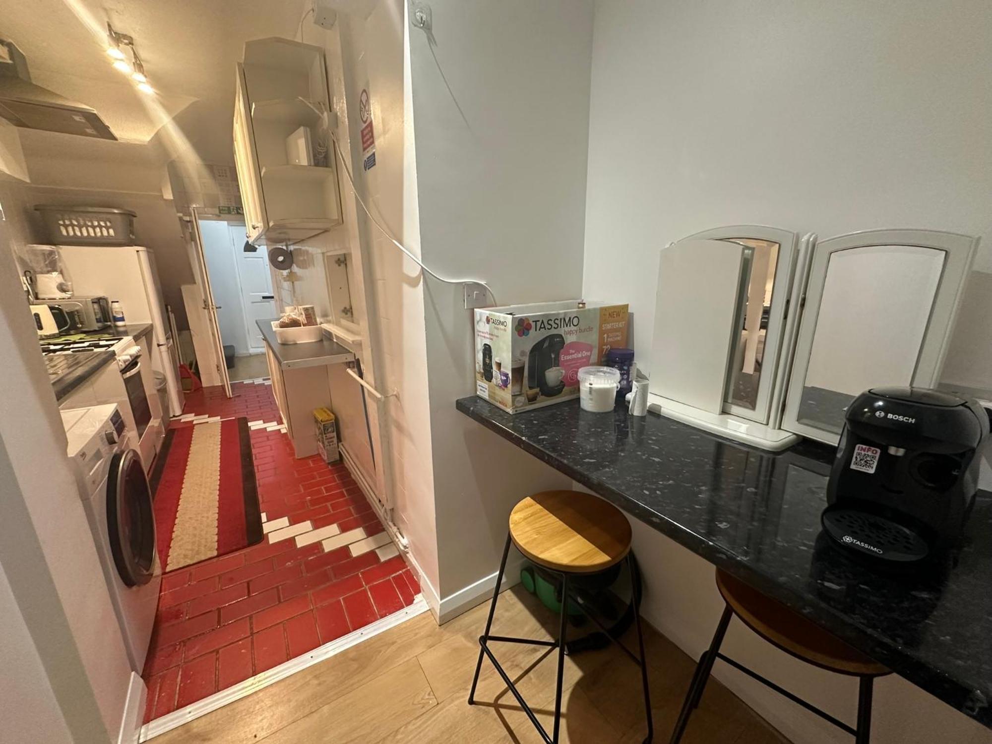 Luxury Ensuite 2Nd Studio Flat With Great Views In Keedonwood Road With Fully Own Bathroom Newly Added And Private Kitchenette Bromley Bagian luar foto